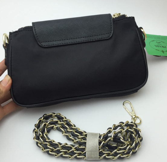 กระเป๋า pd Nylon Tessuto Saffiano Clutch Sling Bag สีดำ