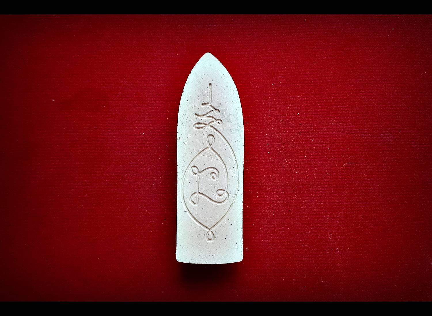 พระร่วงเดชอุดม (เนื้อผงมวลสารก้นกรุวังหน้าผสมผงอิทธิเจสายศิลปิน)