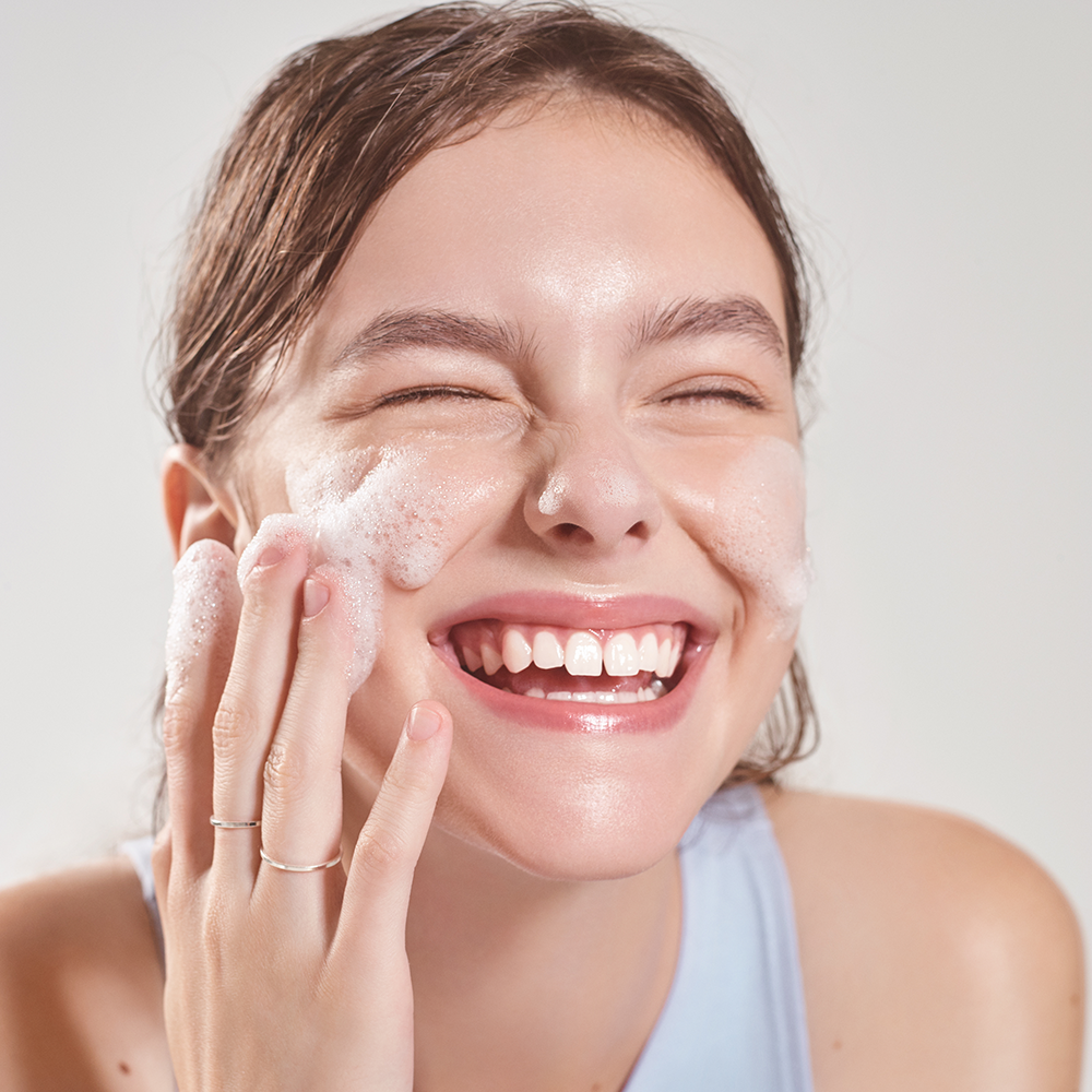 (ฉลากไทย) Cosrx Low pH Good Morning Gel Cleanser 150mL คอสอาร์เอ๊กซ์ คลีนเซอร์ล้างหน้า มี pH ใกล้เคียงกับผิวของเรา จึงอ่อนโยน ผสานกับคุณสมบัติดูแลผิวหน้าเป็นสิวจาก Tea Tree Oil