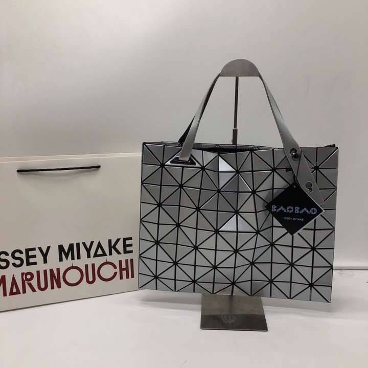 พร้อมส่ง กระเป๋า issey 8x10 มีหลายสี