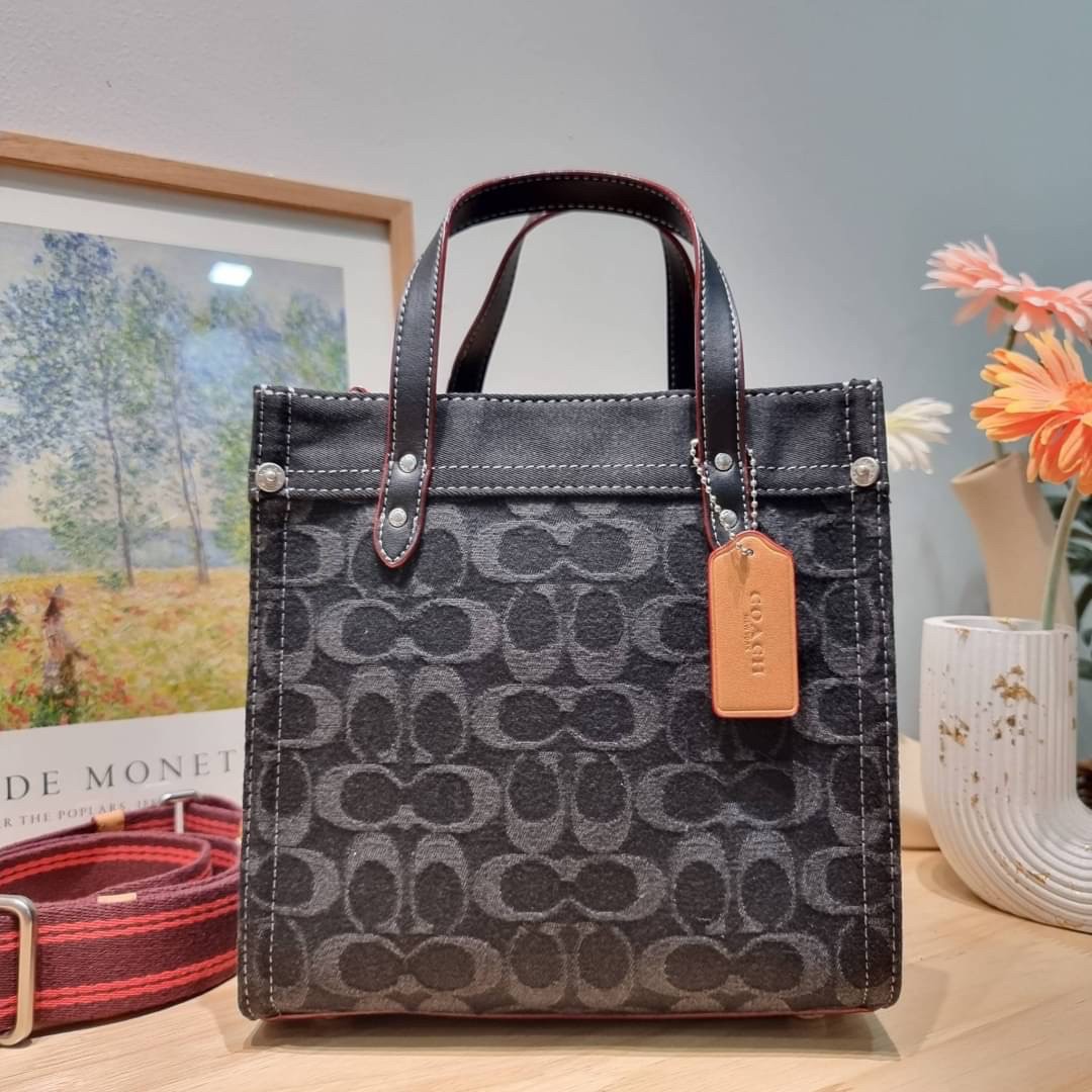 COACH CG091 FIELD TOTE 22 (แอดไลน์ก่อนสั่งซื้อ)