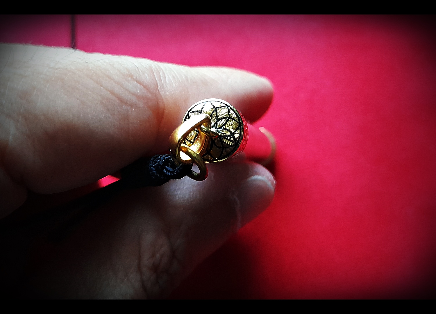 รับสั่งทำ ปลอกฝา ตะกรุด เนื้อเงิน ถมทอง ชุบทอง ลงยา ลายไทย ดอกพิกุล แกะมือ (ราคาขึ้นกับขนาด) (ใช้เวลา 2-3สัปดาห์)