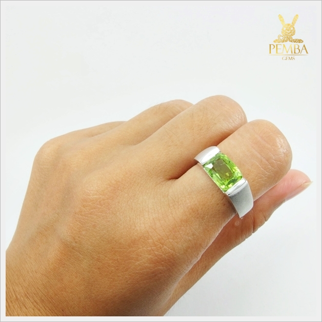 แหวนเพริดอต ฝังพลอยนพเก้า เงินแท้925 ชุบทองคำขาว แหวนพลอยแท้