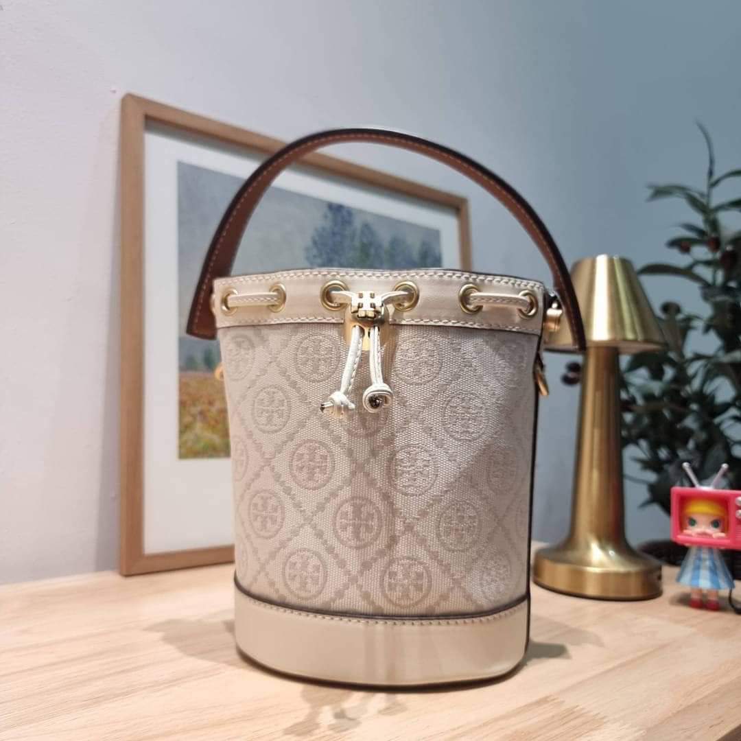 TORY BURCH T MONOGRAM MINI JACQUARD BUCKET BAG (แอดไลน์ก่อนสั่งซื้อ)