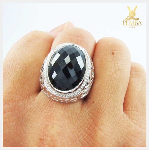 แหวนนิลแท้ เงินแท้925 ชุบทองคำขาว เสริมอำนาจบารมี เพิ่มความมั่นใจ