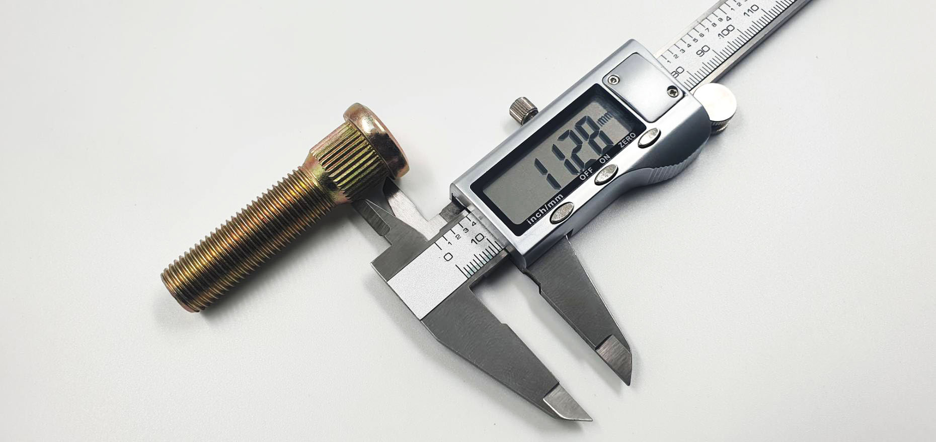 น็อตดุมล้อ เพลาลอย R หมุนขวาเข้า หมุนซ้ายออก (ราคาต่อ 1 ตัว) สินค้าใหม่จากโรงงาน