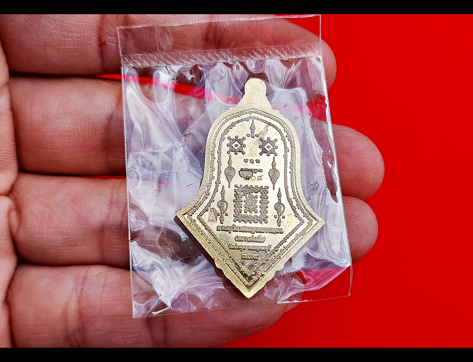 เหรียญท้าวเวสสุวรรณ ปางหน้าเทพบุตร หลังยันต์เกราะเพรช(ตอกโค็ดเจดีย์ ตอกเลขไทย รันเลข สลักนาม หลวงพ่อเล็ก วัดท่าขนุน และยันต์ต่างๆ) เนื้อทองทิพย์ลงยาเขียว ปี2564 #รับประกันแท้ - หลวงพ่อเล็ก วัดท่าขนุน ปลุกเสกเดี่ยว (ณ อุโบสถ วัดท่าขนุน)