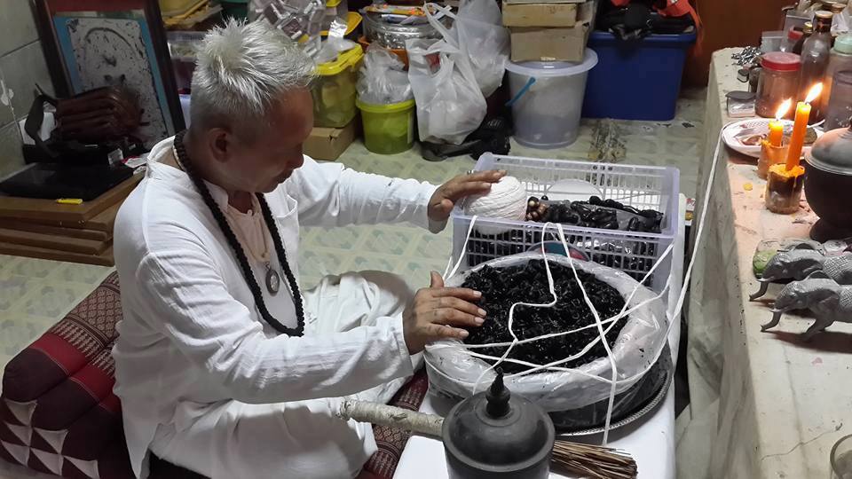 หุ่นพยนต์ หลวงพ่อเขียว(พ่อท่านเขียว หลวงตาเขียว) วัดห้วยเงาะ ปี2558