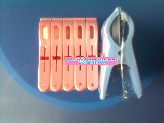 P03692 กิ๊ฟยักษ์ แพคละ 5 ตัว หนีบแน่นมาก ราคาส่งต่อ 1 โหล : 12 แพค