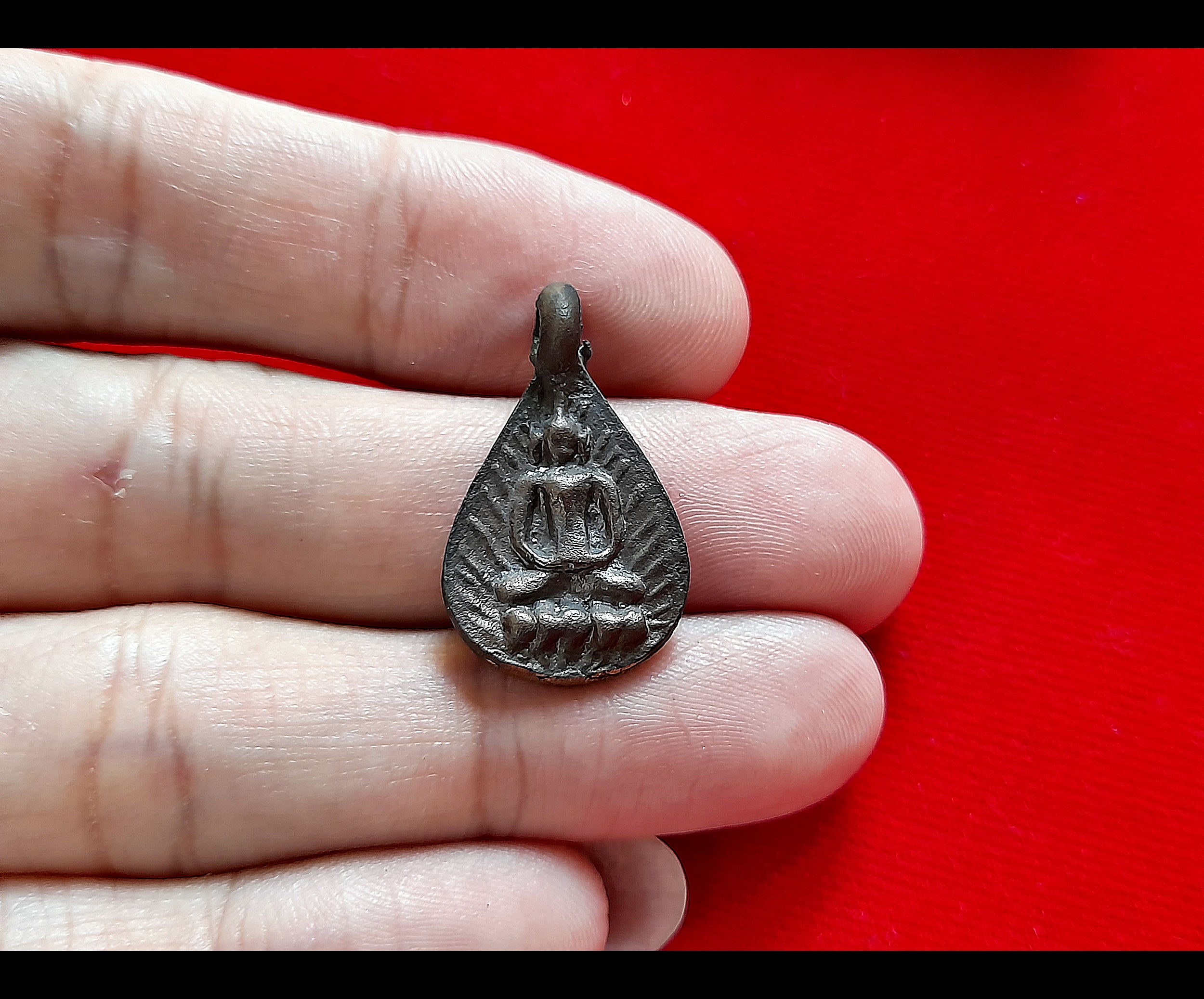 เหรียญ พิมพ์ทรงหยดน้ำ ย้อนยุค เนื้อโลหะผสม แร่สื่อในดง วัดปราสาท ปี2536 #รับประกันแท้ (หลวงพ่อชาญณรงค์ ท่านเคย แนะนำให้บูชาเก็บไว้)