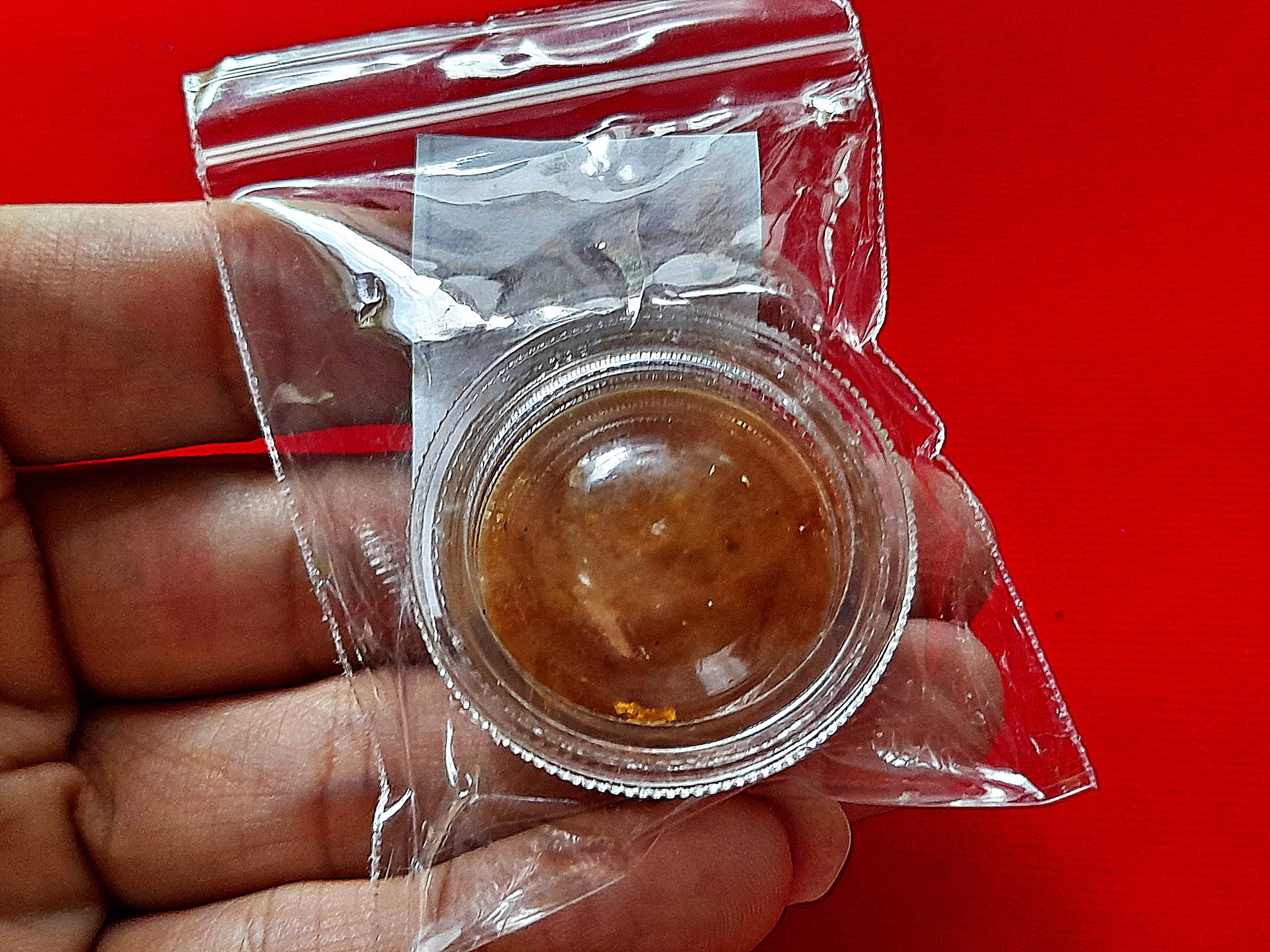 สีผึ้งพญาหงษ์ทอง ปี2553 - หลวงพ่อถาวร วัดปทุมวนาราม