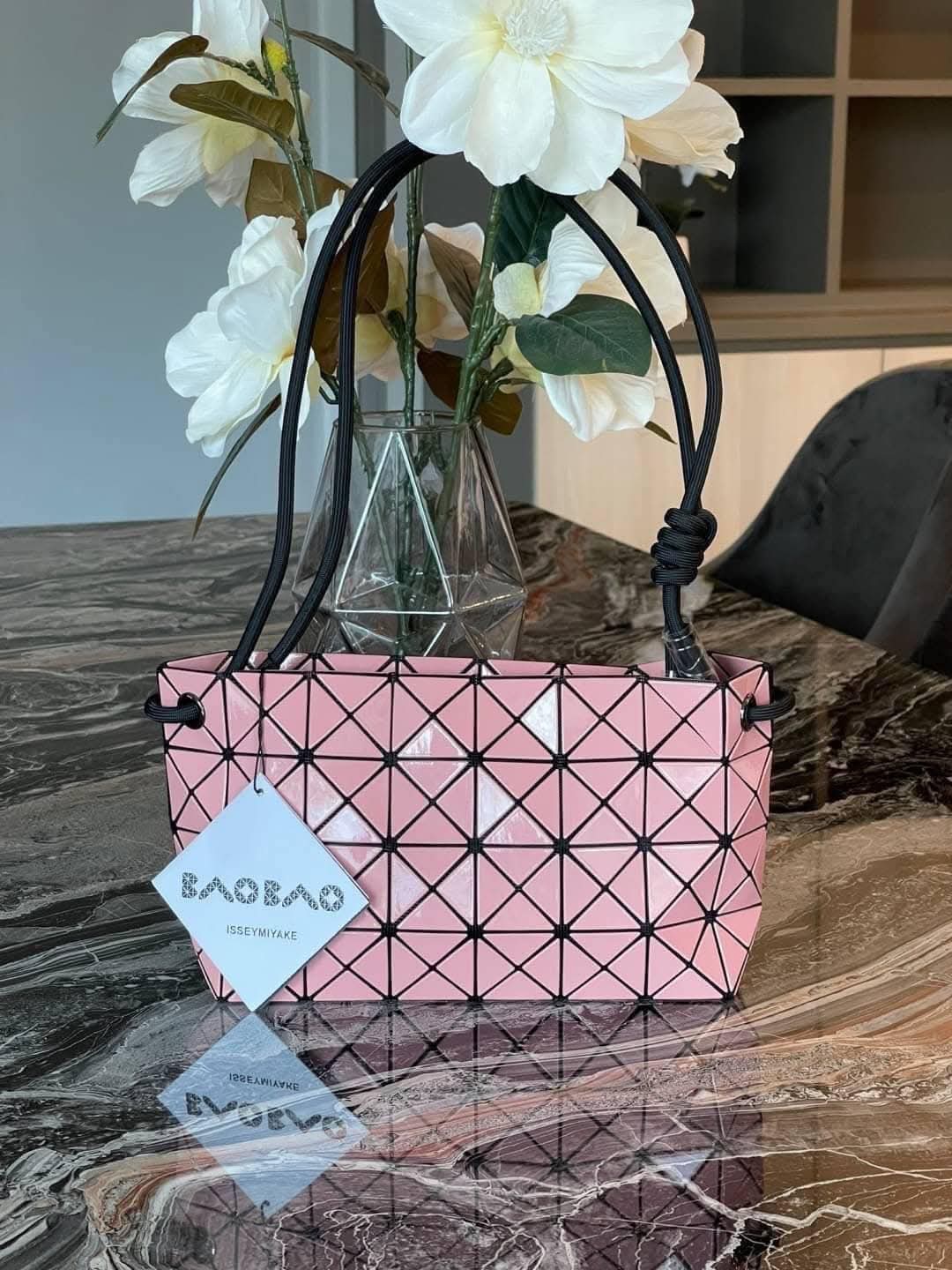 Baobao Issey Miyake Loop Shoulder Bag (แอดไลน์ก่อนสั่งซื้อ)