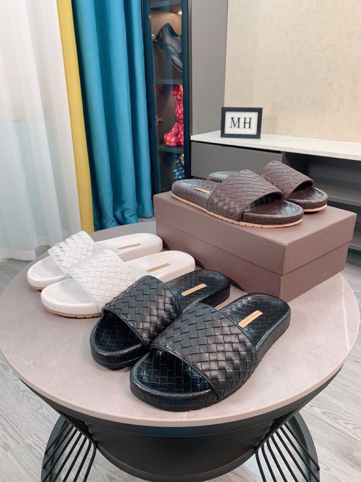 รองเท้าแตะ bv หนังแท้ ผู้ชาย