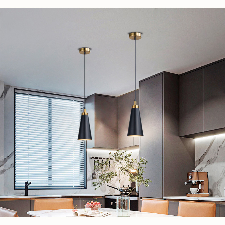 โคมไฟแขวนเพดาสไตล์ American Luxury สีดำหัวโคมสีทอง ปากโคมกว้าง 12.5CM [RX602]