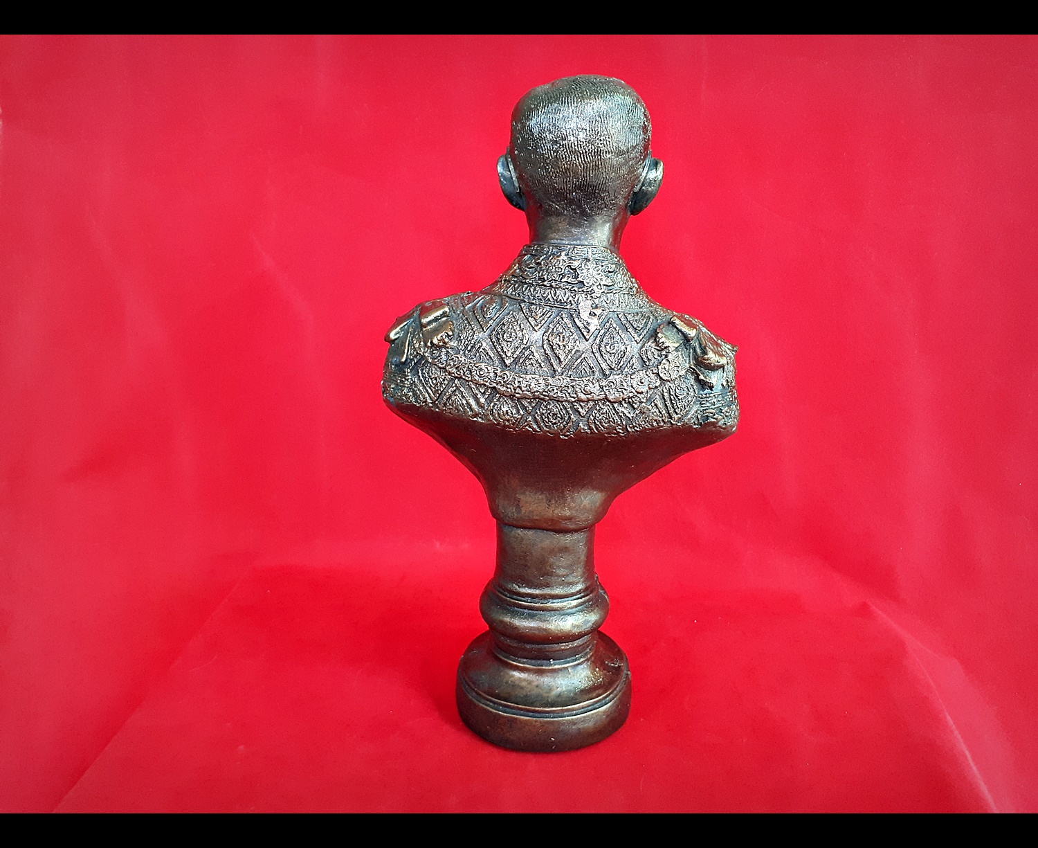 รูปหล่อ ร.9 ในหลวง ราชกาลที่ 9 พระบาทสมเด็จพระปรมินทรมหาภูมิพลอดุลยเดช ครึ่งองค์