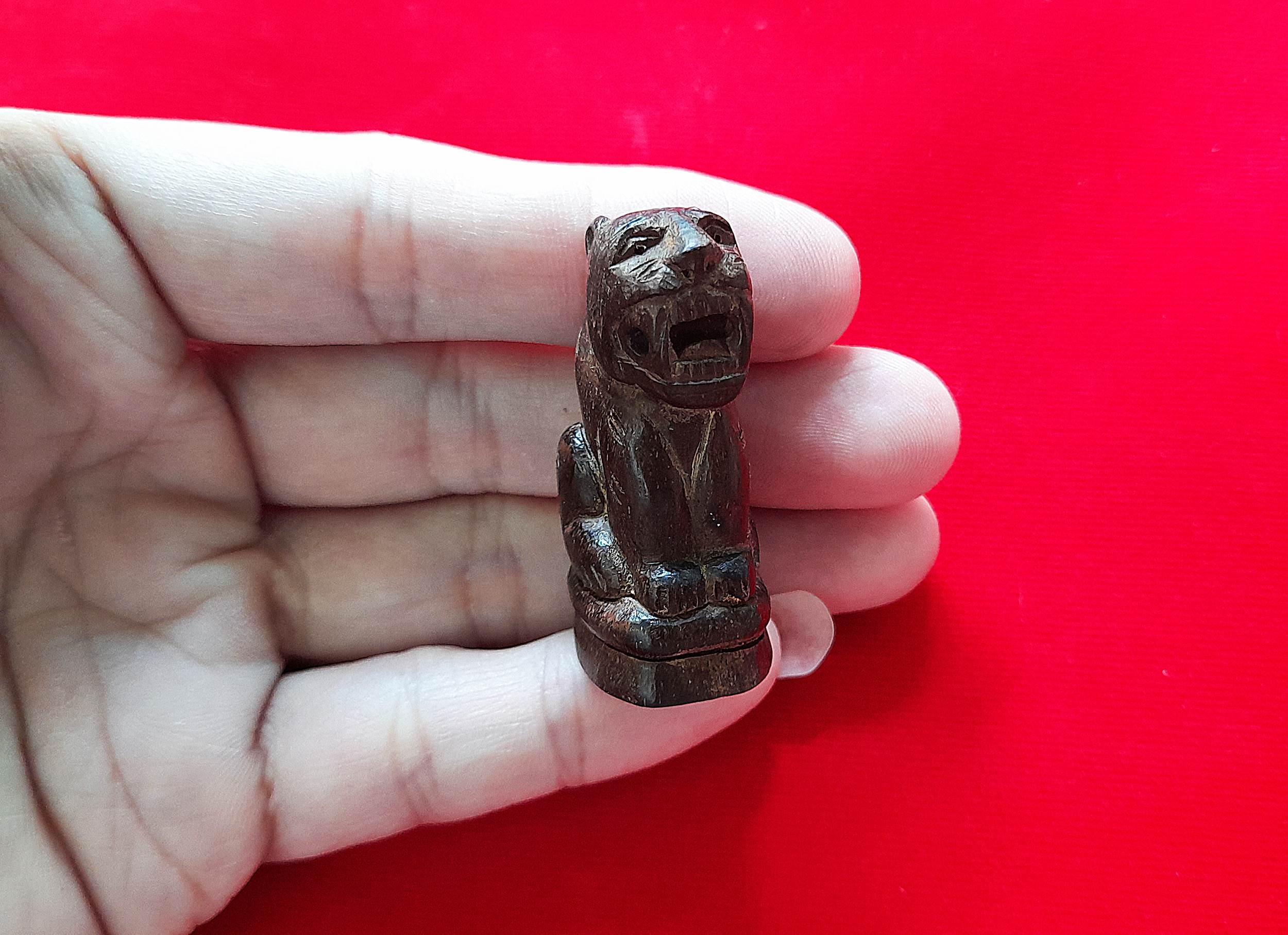 เสือ เนื้อไม้ (แกะสลักจากไม้ศาลาเก่าของหลวงพ่อเดิม วัดหนองโพธิ์) #พิมพ์ใหญ่ #รับประกันแท้ - ปลุกเสกและจารยันต์ ปี2565 โดย หลวงพ่อบ๊ะ วัดโพธิลังการ์ จ.สิงห์บุรี