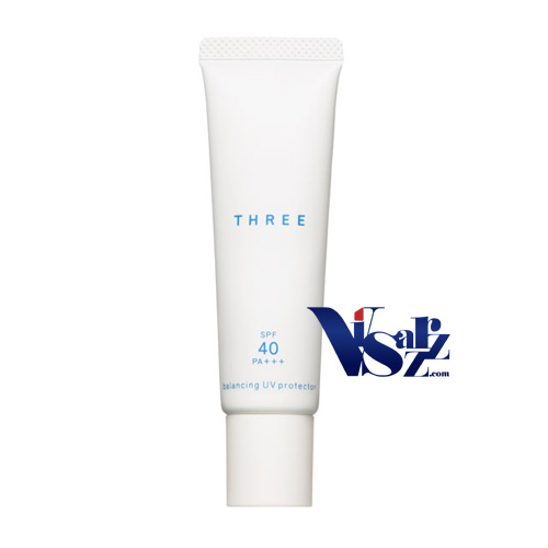 Three Balancing UV Protector R SPF40 PA+++ (Waterproof) 30mL ครีมกันแดดสำหรับผิวหน้าที่มีส่วนผสมจากธรรมชาติถึง 94% แต่ให้การปกป้องผิวจากรังสี UVA และ UVB ด้วยค่า SPF สูงสุด เนื้อครีมบางเบาเกลี่ยง่าย ไม่ทิ้งคราบขาวและความมัน ใช้ก่อนรองพื้นแ