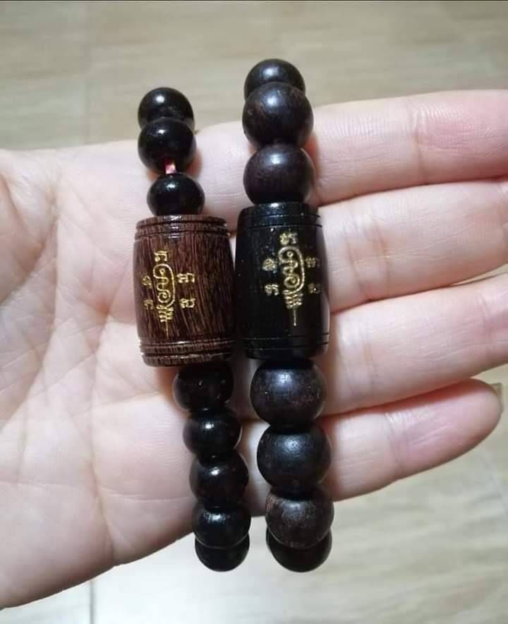 ประคำ สร้อยกำไรข้อมือ + ลูกสะกดตะกรุด(ยันต์นะกินไม่รุ้สิ้น วิชาหลวงปู่หมุน วัดบ้านจาน) เนื้อไม้พญางิ้วดำ #รับประกันแท้ - หลวงปู่อุดมทรัพย์(พระอาจารย์จ่อย) ศิษย์เอกหลวงปู่หมุน ปลุกเสก )