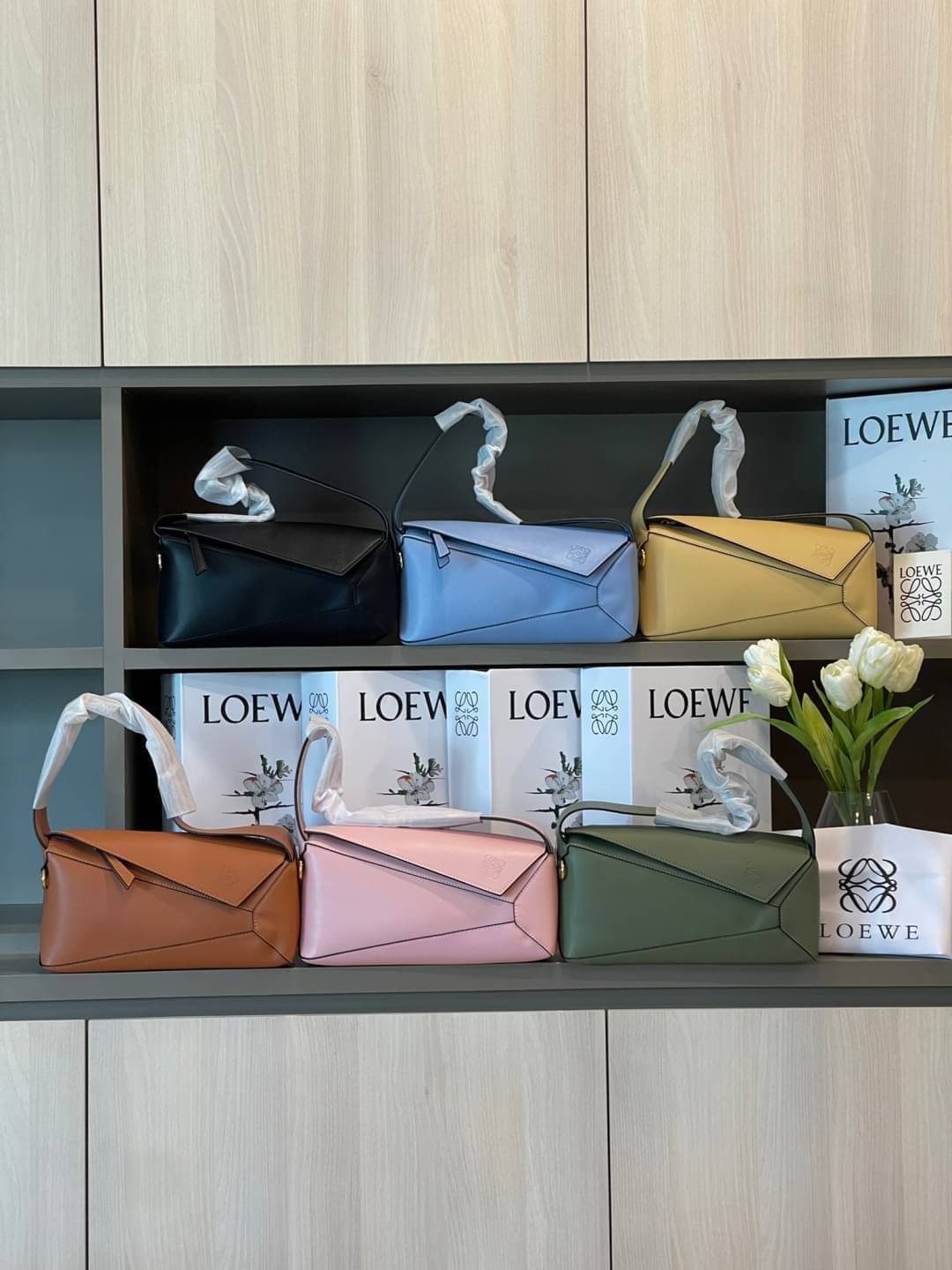 Loewe Puzzle Hobo bag (แอดไลน์ก่อนสั่งซื้อ)
