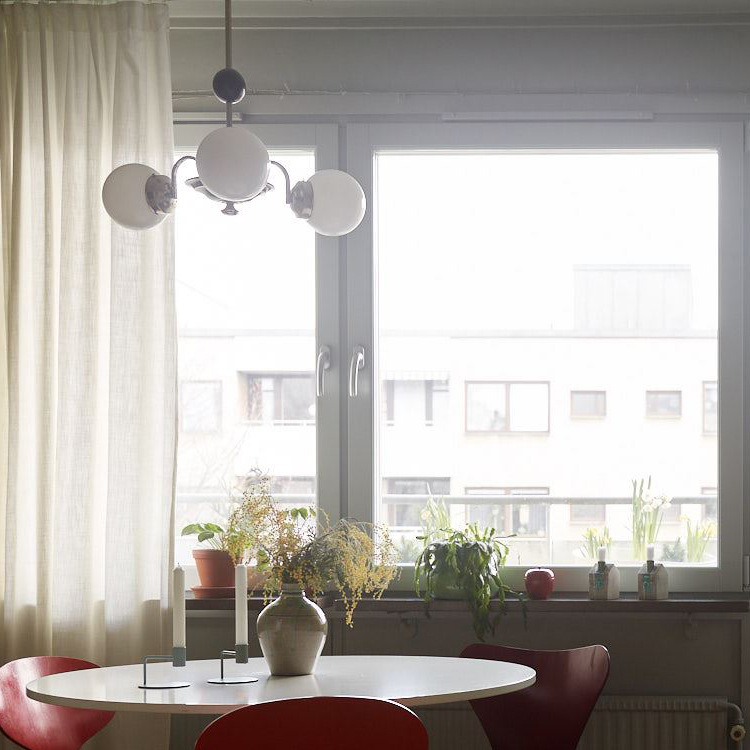 โคมไฟแขวนเพดาน Medieval French glass โป๊ะโคมทรงกลมสีขาวนม [AL-6464]