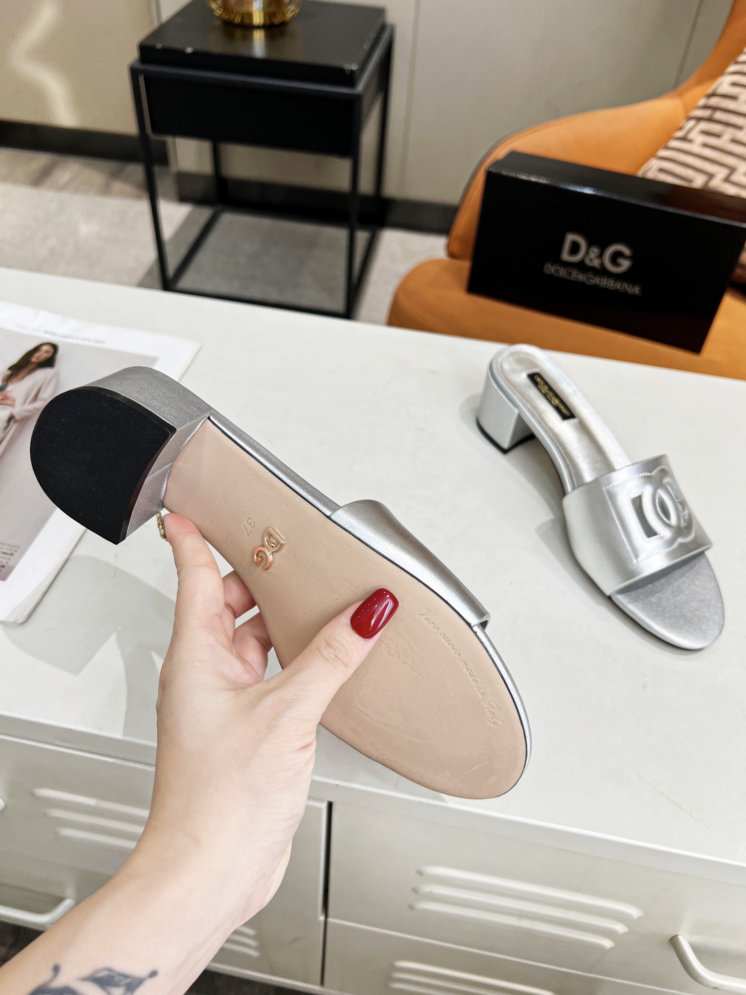 รองเท้าแตะ DG มีส้น หนังแท้ มีหลายสี size35-43