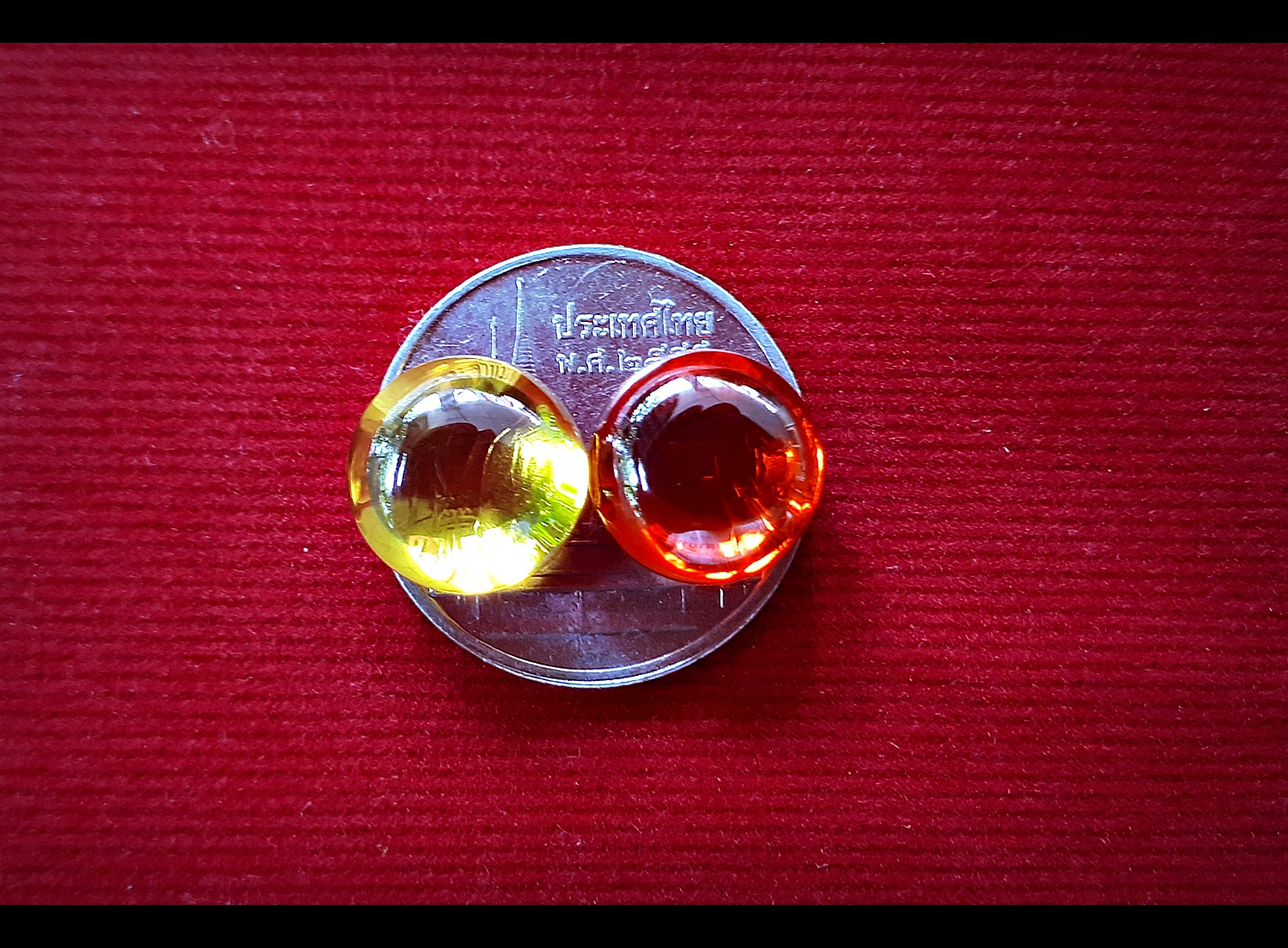 เพรชพญานาค แก้วพญานาค ทรงกระดุมกลม เม็ดขนาดเล็ก