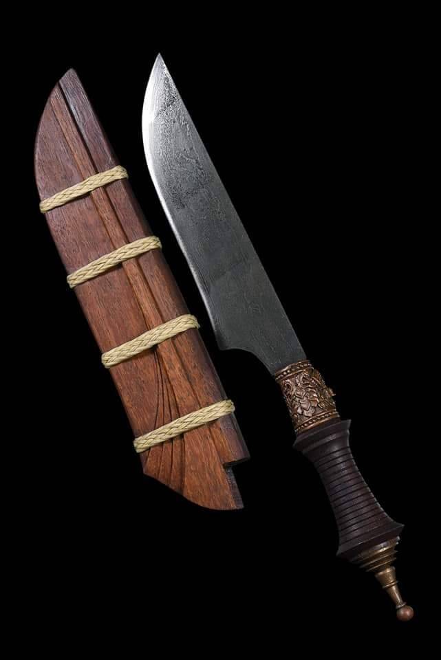 มีดหมอ (มีดลูกพราห์ม) ใบเหล็กดามัสกัส (เหล็กลาย ขึ้นรูปตีเหล็กด้วยโลหะอาถรรพ์ ตีเหล็ก 300ชั้น งานทำมือ) (ยาว9นิ้ว) ปี2563 #รับประกันแท้ - หลวงพ่อเล็ก วัดท่าขนุน