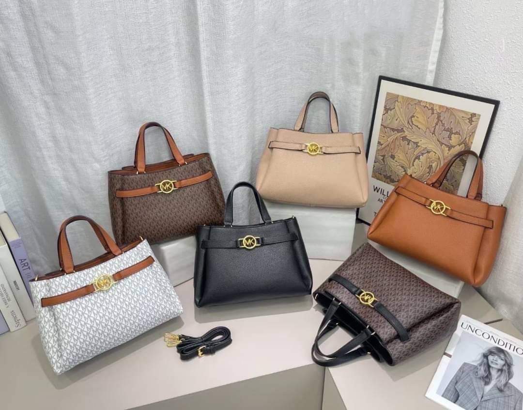 Michael Michael Kors (แอดไลน์ก่อนสั่งซื้อ)