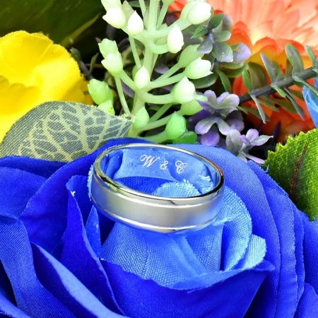 Wedding Man Ring แหวนหมั้นชาย เลเซอร์อักษรย่อชื่อบ่าวสาว ด้านในแหวน ทองชุบทองคำขาว หนัก 9.15 กรัม ขนาดแหวน #64 หน้ากว้างแหวน 7 มิล