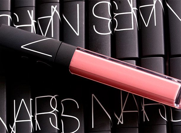 (ลดมากกว่า 50% สินค้าเคาท์เตอร์ขนาดปกติพร้อมกล่อง) Nars Lip Gloss 6mL # Chihuahua กรอสสีชมพูอิฐ สีใกล้เคียง Orgasm ต่างตรงไม่มี Shimmer เท่านั้นค่ะ
