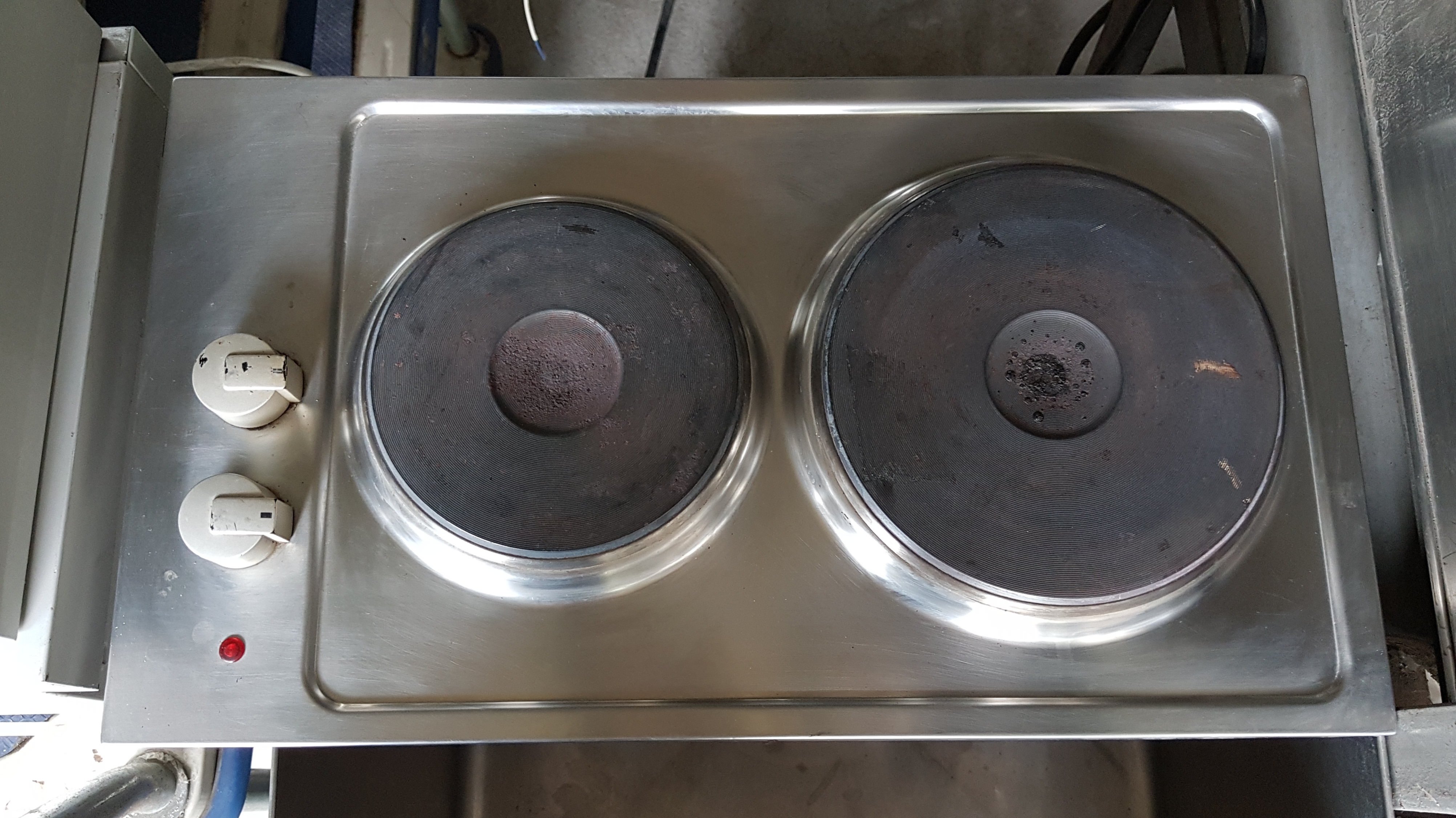 เตาไฟฟ้า2หัว พร้อมฮู้ด electrolux