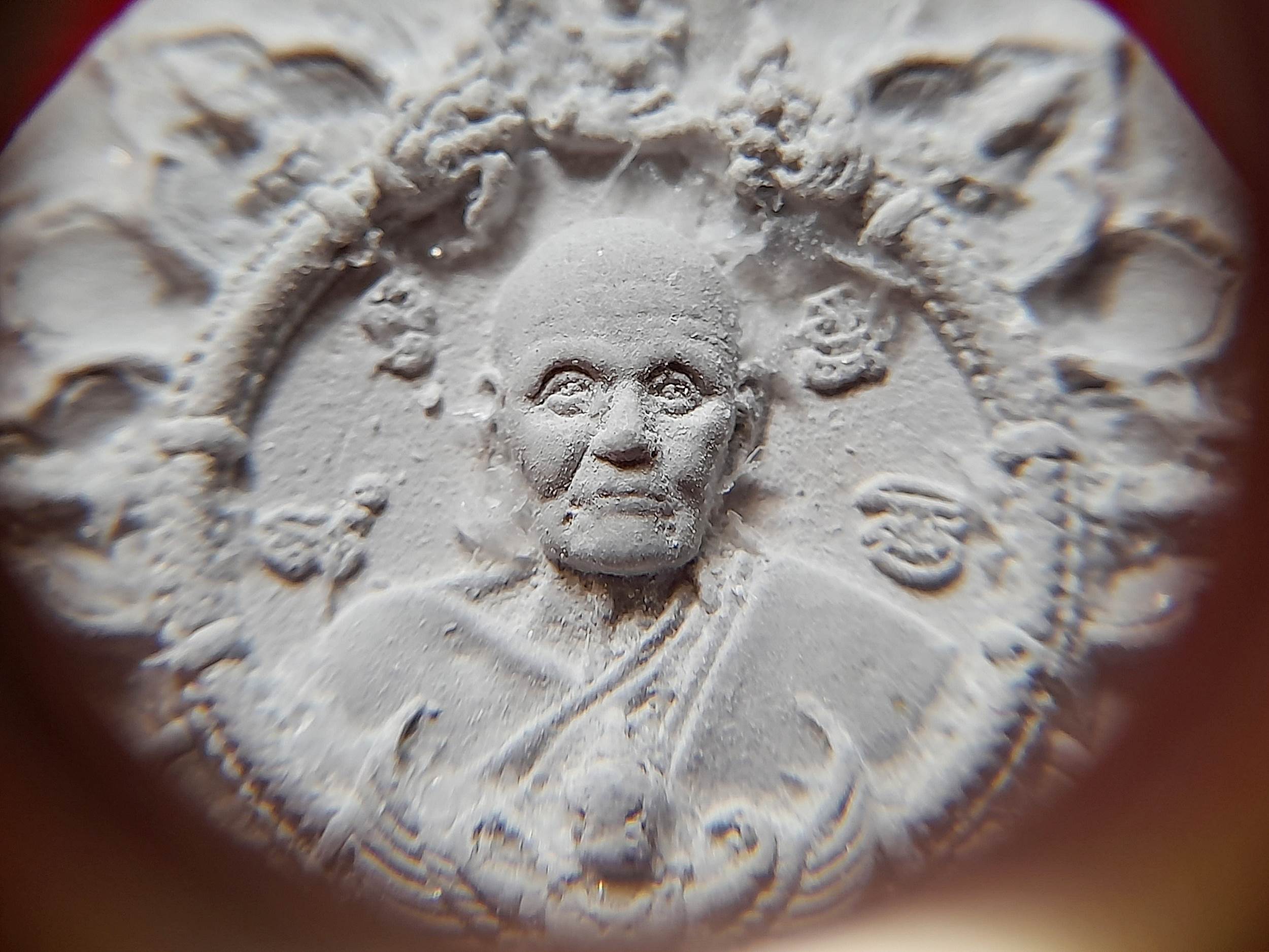 พระผงจักรพรรดิ หลวงปู่ดู่ วัดสะแก (ยอดพระจักรพรรดิ + พญานาค) ฐานครุฑ + ลูกแก้ว เนื้อผงจักรพรรดิ #รับประกันแท้ (สำหรับสวดควบคู่ภาวนากรรมฐาน) - หลวงตาม้า วัดถ้ำเมืองนะ จ.เชียงใหม่