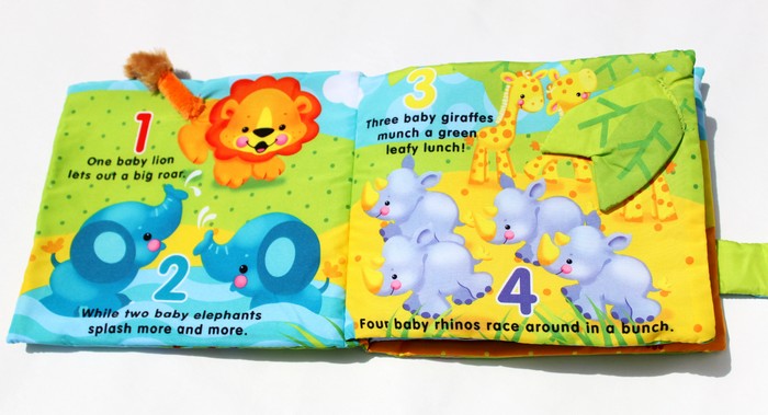 หนังสือผ้าเสริมพัฒนาการจาก Fisher-Price รุ่น Precious Planet Baby Animals Counting Book
