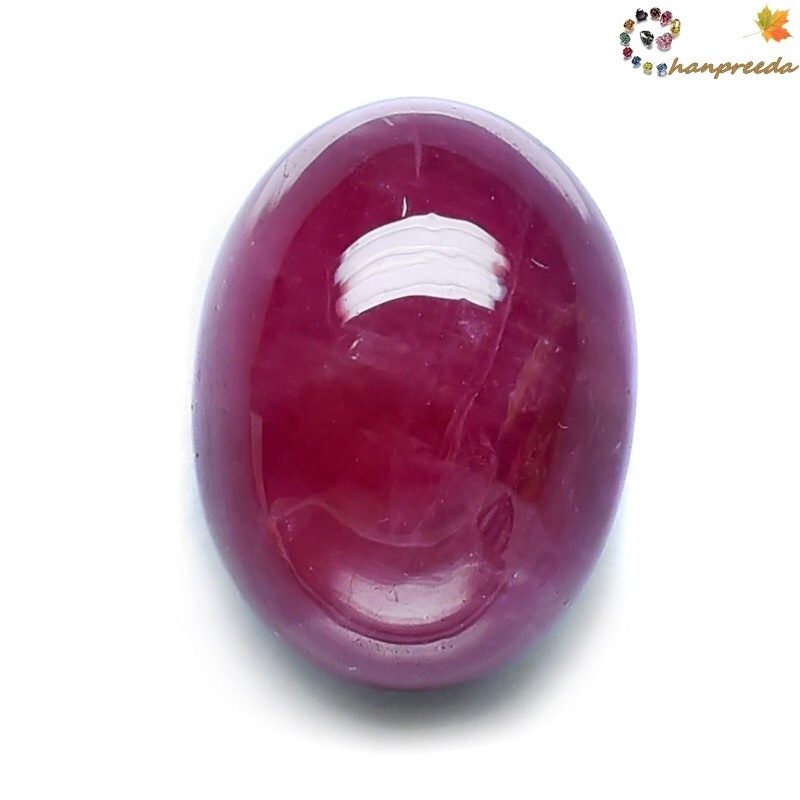 Natural Ruby พลอยแดงหลังเบี้ย รูปไข่ 19.52 กะรัต สีแดงอมชมพู สีหวานสวย ภายในมีตำหนิ ความโค้งนูนสวย