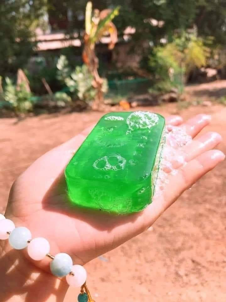 สบู่ใบบัวบก ชาริยา ของแท้ 100% แถม!! ต่าข่ายตีฟอง ฟรีเก็บเงินปลายทาง