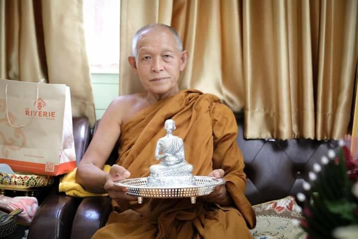 รูปหล่อ พระอุปคุต มหาลาภ ปราบมาร เนื้อโลหะแร่เงินยวง ปิดทอง4จุด ปี2549 (ขนาดตั้งบูชา หน้าตัก5นิ้ว สูง8นิ้ว) - หลวงพ่อวิชัย วัดแม่สะลาบ #รับประกันแท้ (#ปลุกเสกเข้าพิธีดีๆหลายพิธี ระยะเวลาเกือบ10ปี)