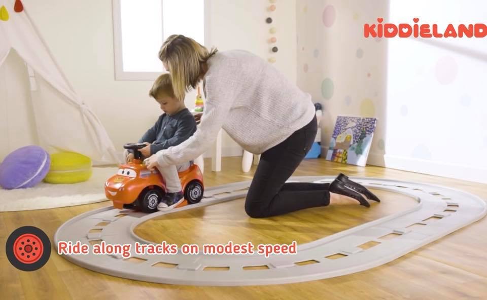 รถแมคควีนแบตเตอรี่พร้อมรางขับขี่ Kiddieland Cars Lightning McQueen 2-in-1 Battery Powered Activity Ride-On