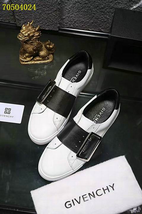 given men แบบอีกเยอะกดดูด้านในค่ะ size 38-44 ,45-46 มีบางแบบ