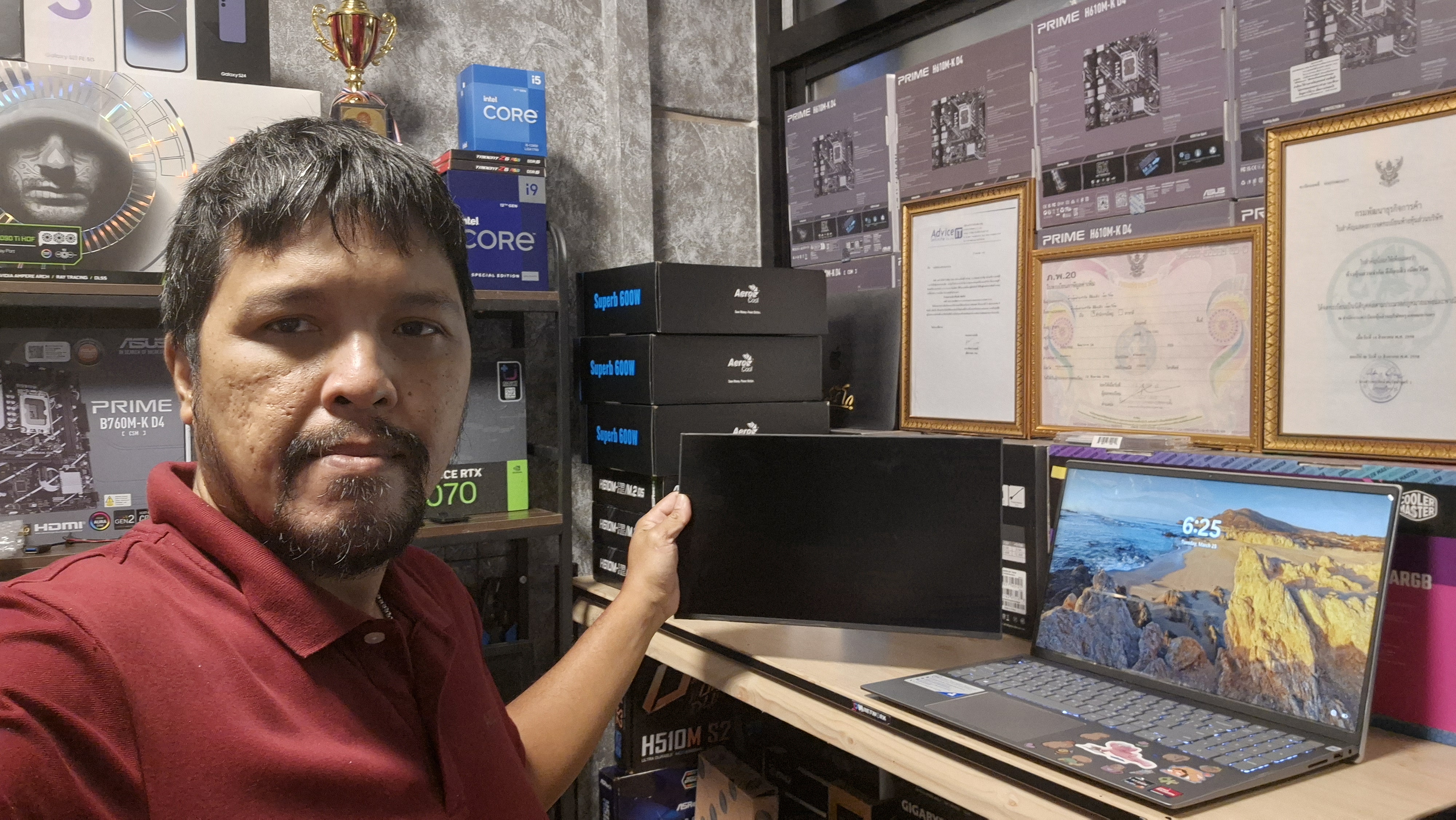 ส่งเครื่อง Notebook dell 3420 ลูกค้า ลาดพร้าว-วังหิน รับมาอาการจอแตก เปลี่ยนจอ 14.0 FHD IPS รับส่งถึงที่ครับ