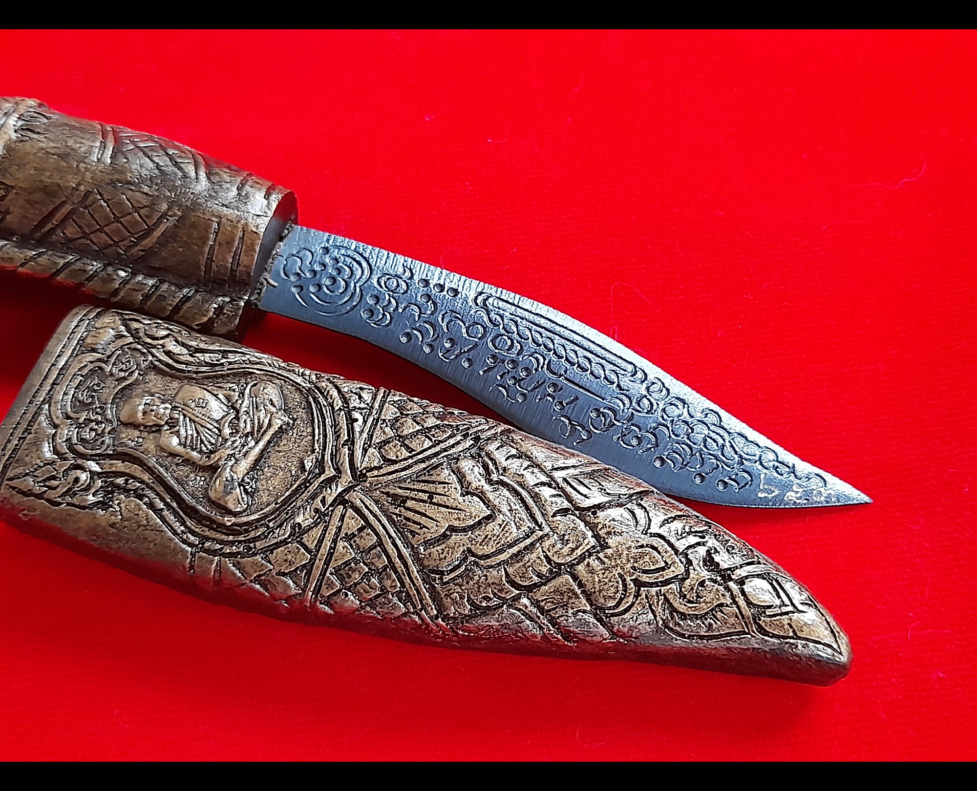 มีดหมอ เหล็กน้ำพี้ หัวด้าม-ท้าวเวสสุวรรณ (ปลอกและด้ามทำจากผงเหล็กน้ำพี้ผสมเลซิล) สร้าง999เล่ม ปี2562 #รับประกันแท้ - หลวงปู่หมุน วัดบ้านจาน