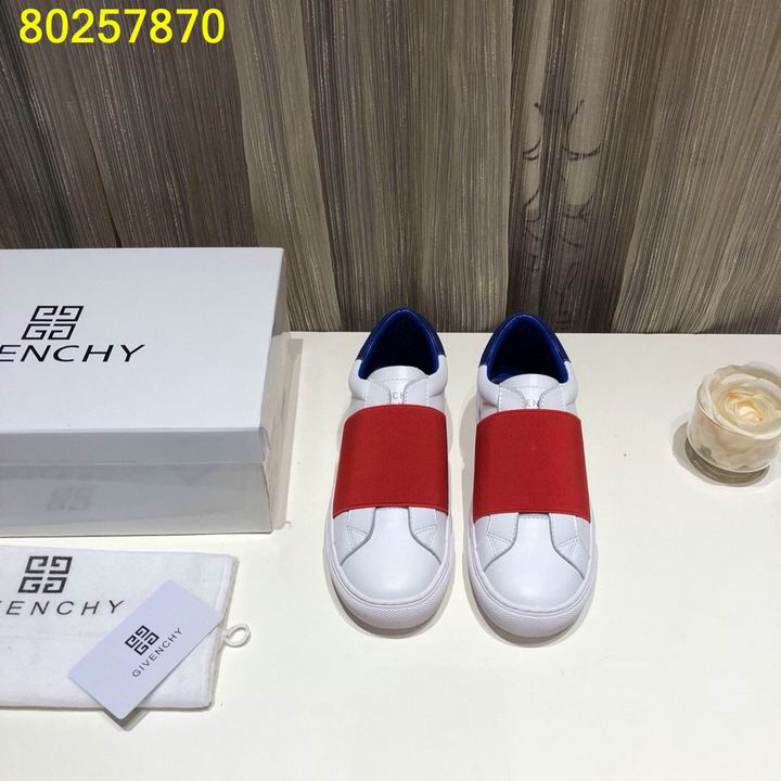 given men แบบอีกเยอะกดดูด้านในค่ะ size 38-44 ,45-46 มีบางแบบ