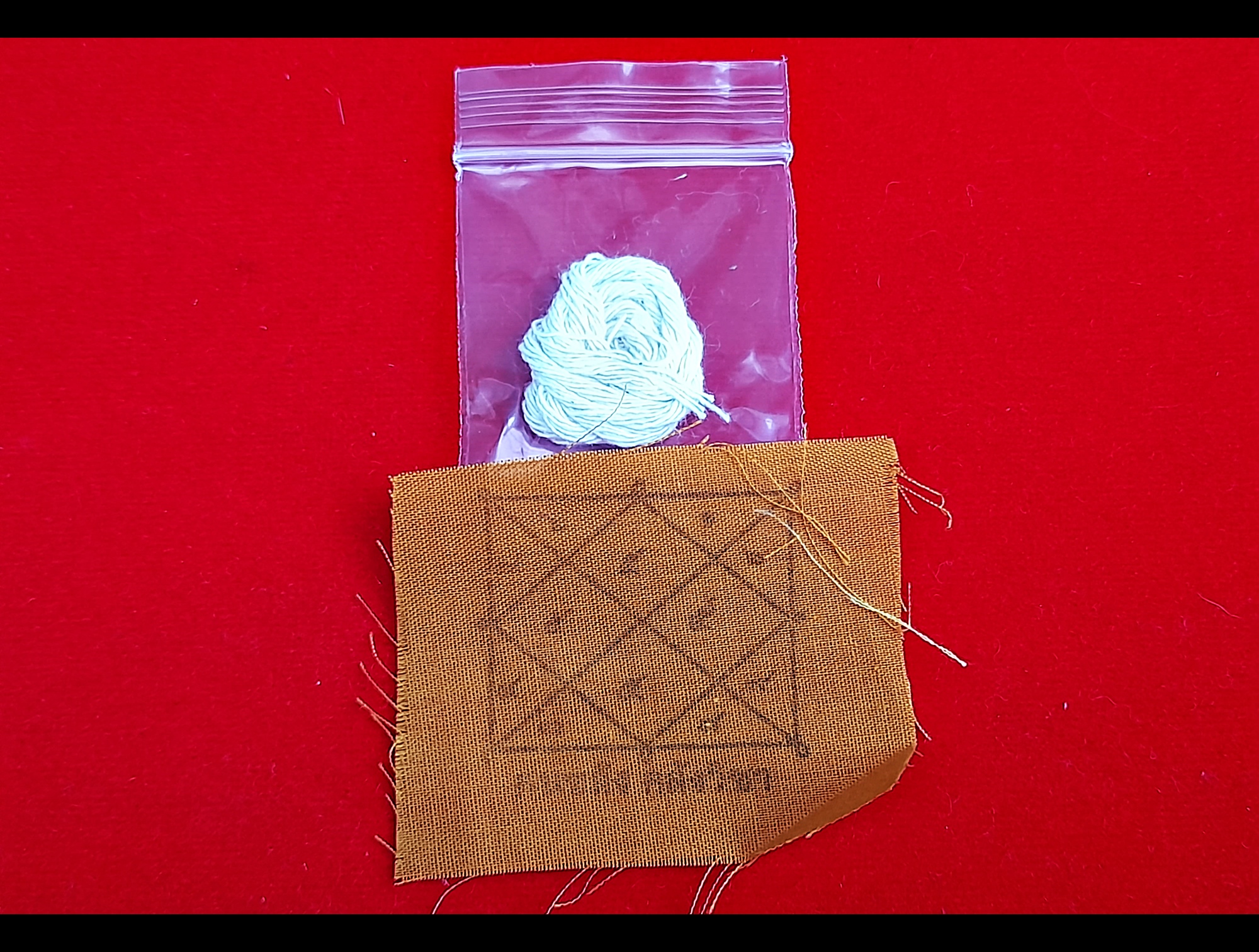 ผ้ายันต์จีวร หลวงปู่เดินหน อิเกสาโร(หลวงปู่เทพโลกอุดร) ยันต์ตรีนิสิงเห ปี2563 (แถมสายสิญจน์หลวงปู่เดินหน) #รับประกันแท้ - จัดสร้างโดยคนขลังคลังวิชา