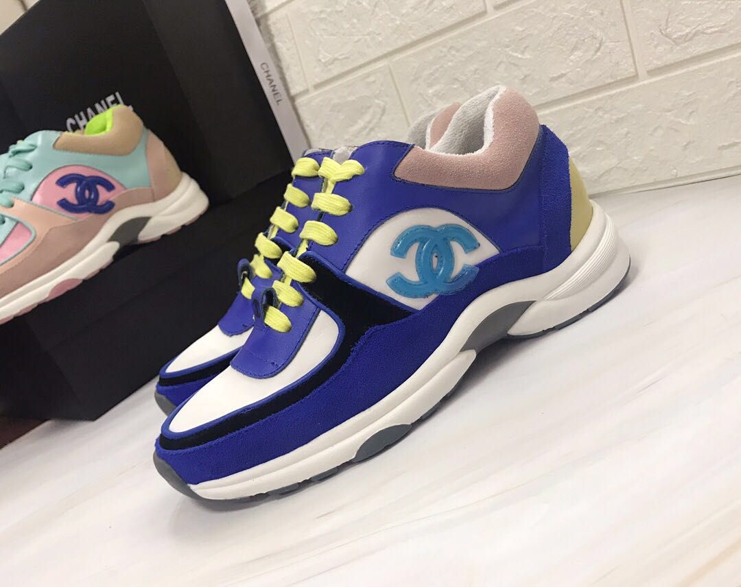 รองเท้าผ้าใบ cn cc sneakers รุ่นใหม่ สอบถามไซส์ได้ค่ะสต็อคของเปลี่ยนตลอด