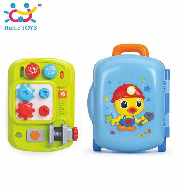 กระเป๋าเดินทางล้อลากสำหรับวิศวกรตัวจิ๋ว Huile Toys Carry-Along-Suitcase (Engineer)