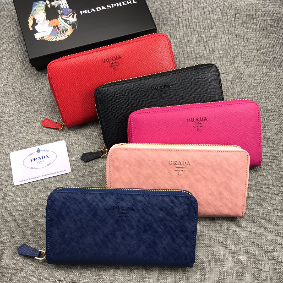 กระเป๋าสตางค์ pd saffiano wallet zip around ซิปรอบ โลโก้สี