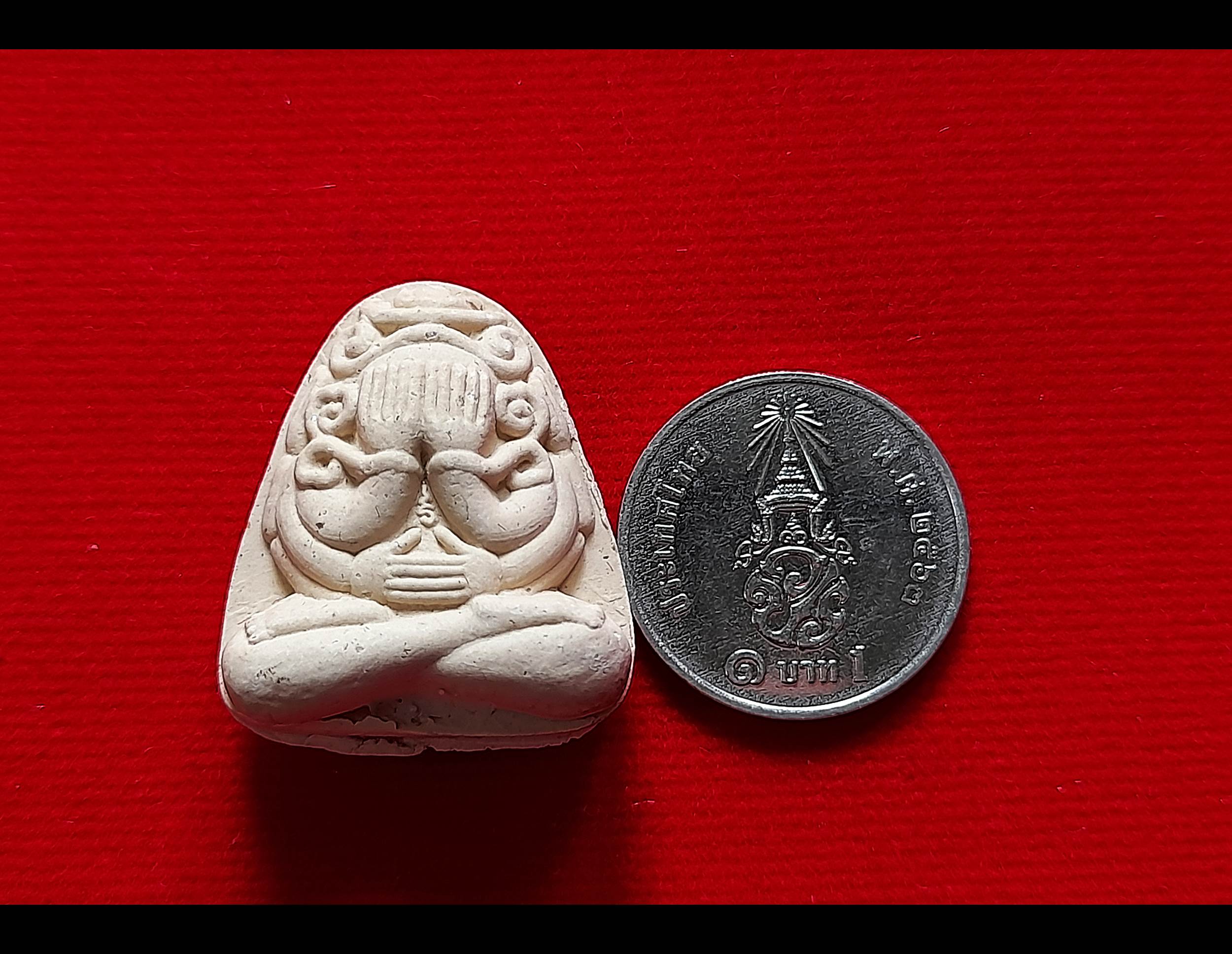 พระปิดตา มหาลาภ ยันต์ยุ่ง 4มือ หลังยันต์นะพรชัย (#ชุดรวม3องค์) ปี2542 เนื้อผง(รวมผงมวลสาร+เส้นผมเกศา+พลอยเสก เศษลูกแก้วสารพัดนึก) #รับประกันแท้และทัน - หลวงพ่อยุงยุทธ วัดเขาไม้แดง จ.ชลบุรี