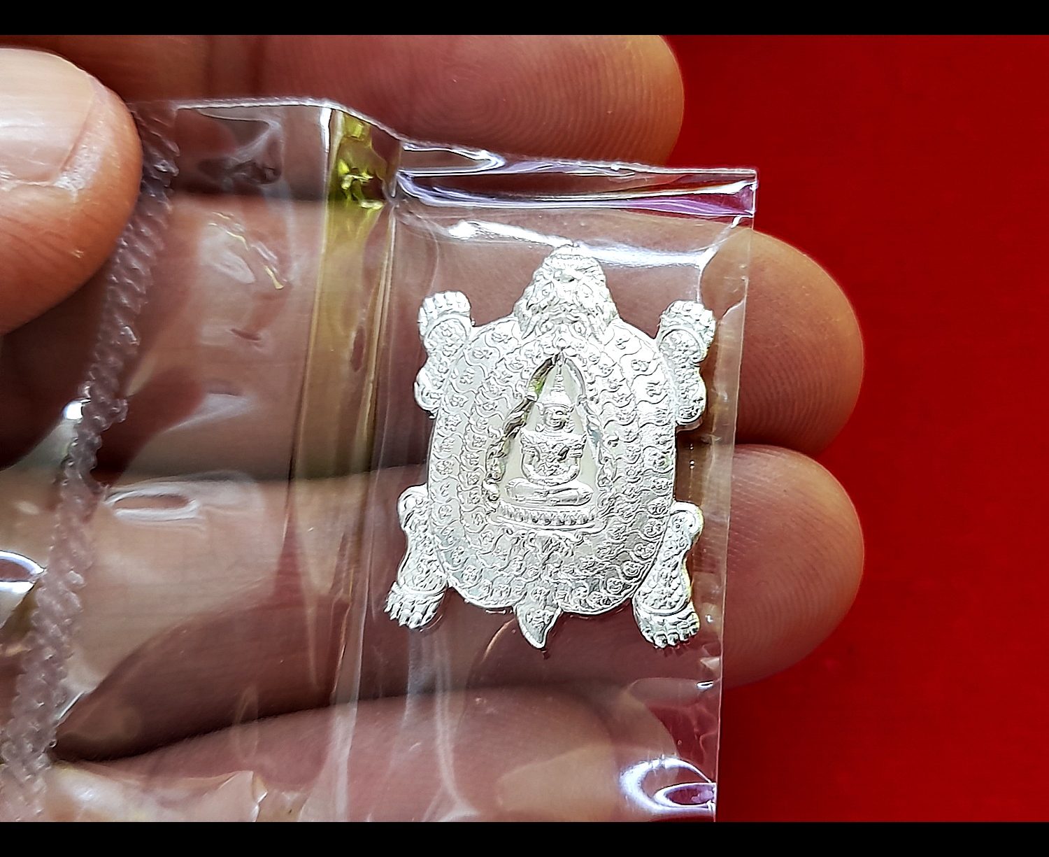 เหรียญสมเด็จองค์ปฐม ปางทรงเครื่องจักพรรดิ์ สมาธิ ประทับ พญาเต่ามังกร หลัง ท้าวเวสสุวรรณ เนื้อเงินแท้(ชนวนยันต์มหาสะท้อน) ปี2564 #รับประกันแท้ - หลวงพ่อเล็ก วัดท่าขนุน ปลุกเสกและเขียนจารยันต์มหาสะท้อนลงในชนวน