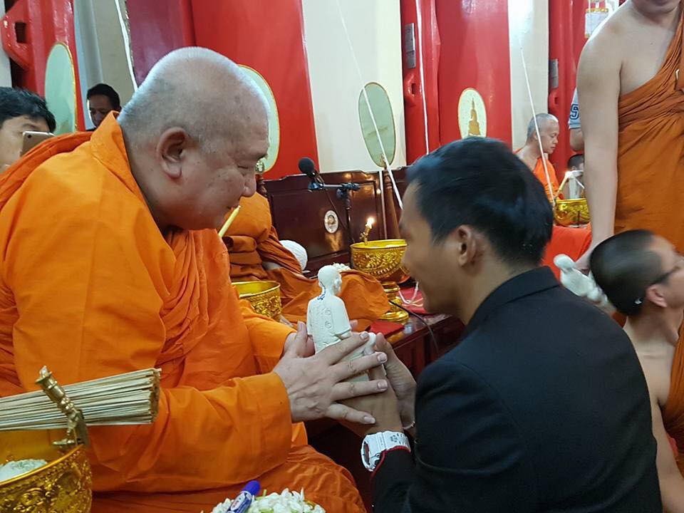 รูปหล่อ อาแปะ โรงสี เซียนแปะโรงสี วัดศาลเจ้า (ขนาดบูชา5นิ้ว) รุ่นฟ้าประทานพร ปี2560 (ใต้ฐานอุดมวลสาร ผ้ายันตื ผงธูป เหรียญ)