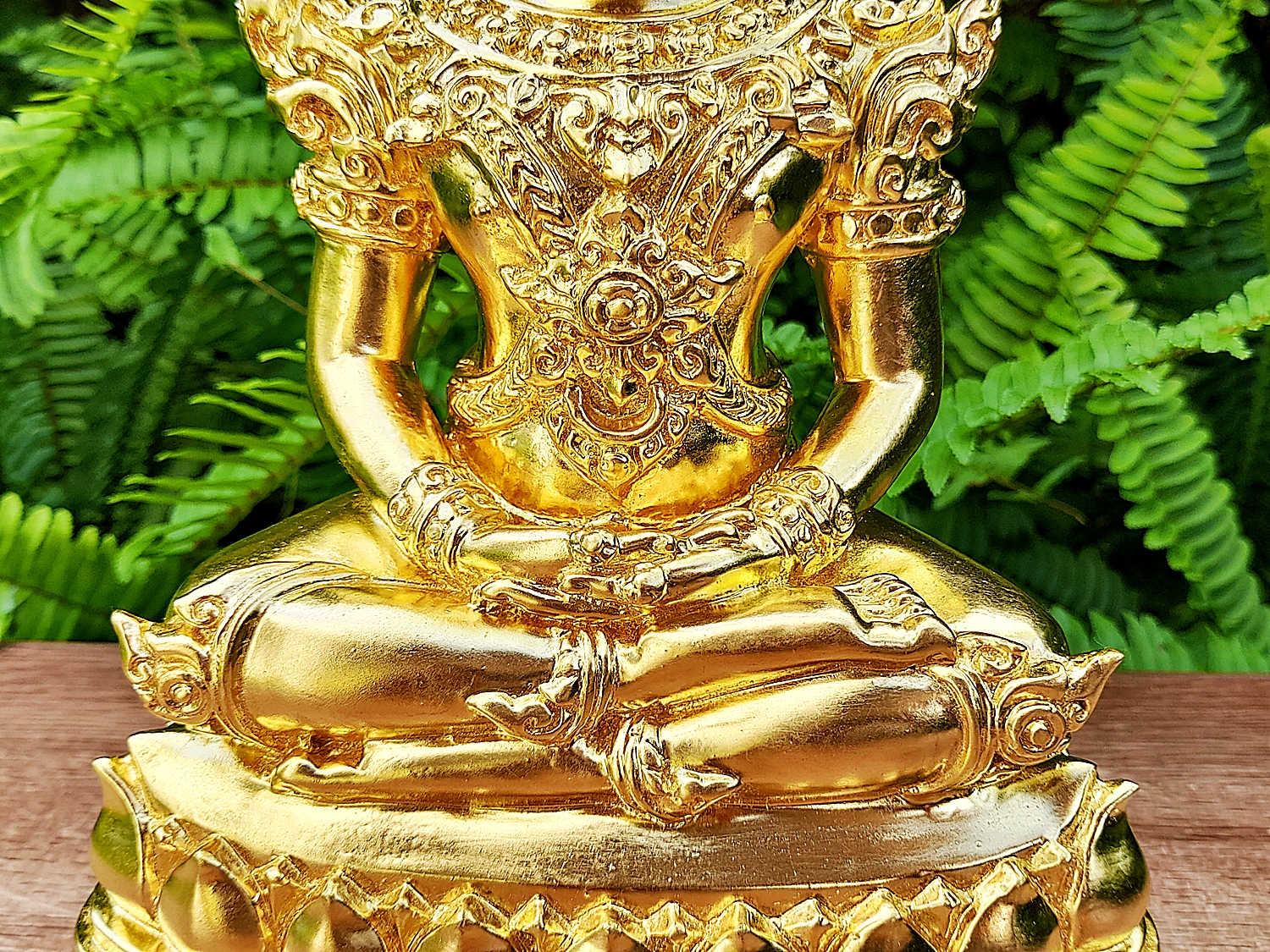 รูปหล่อ สมเด็จองค์ปฐม (พระพุทธรูป หลวงพ่อทองคำ ปางพระแก้วมรกต ทรงเครื่องพระจักรพรรดิ) (ขนาดพระบูชา หน้าตัก5นิ้ว) เนื้อโลหะทองเหลือง ปิดทองแท้ ปี2562 #รับประกันแท้ - หลวงพ่อเล็ก วัดท่าขนุน