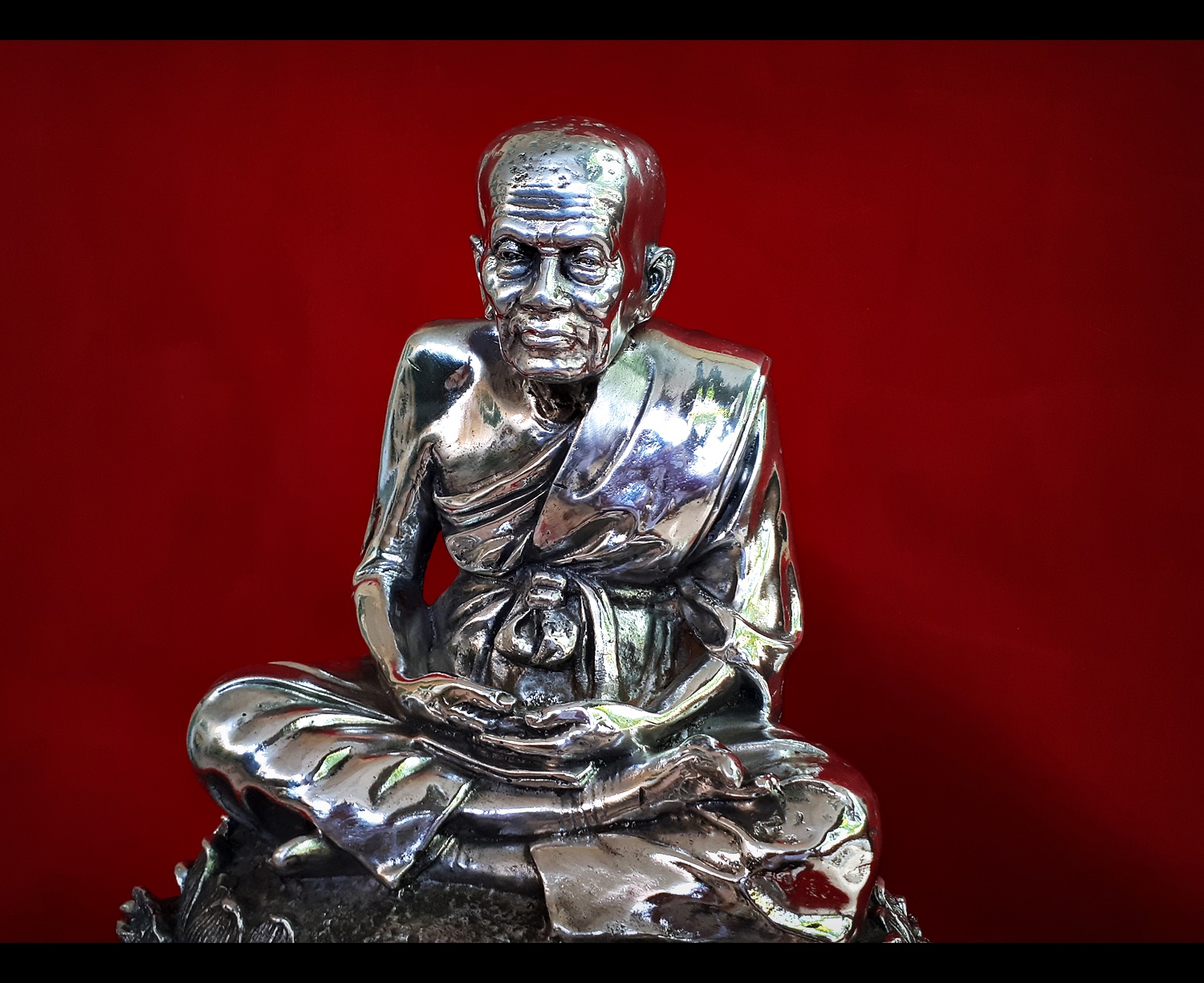 หลวงปู่ทวด องค์ใหญ่ หน้าตัก 9นิ้ว เนื้อเงิน